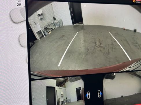 Used 2018 Tesla Model 3 Mid Range image 11