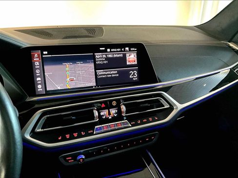 Used 2021 BMW X7 xDrive40i w/ M Sport Package AWD/4WD image 19