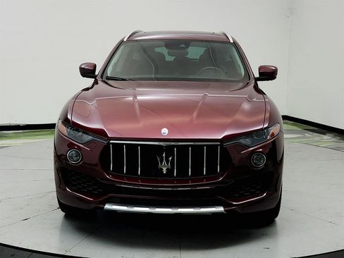 Used 2017 Maserati Levante S AWD/4WD image 2