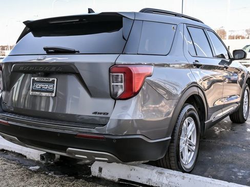 Used 2021 Ford Explorer XLT w/ Equipment Group 202A image 8