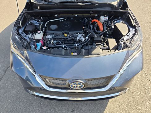 Used 2021 Toyota Venza Limited image 20