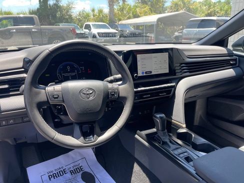 Used 2026 Toyota Camry SE FWD image 11