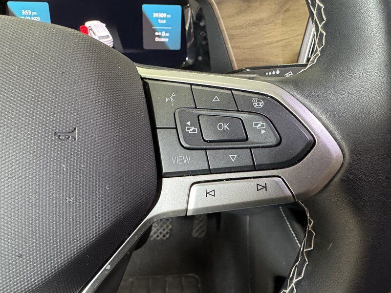 Used 2024 Volkswagen Atlas SE AWD/4WD image 9