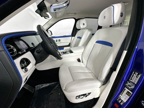 Certified 2025 Rolls-Royce Cullinan AWD/4WD image 21