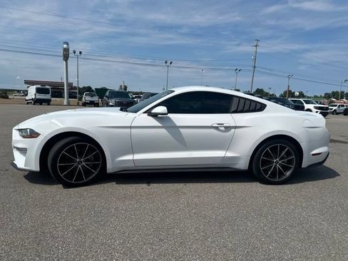 Used 2018 Ford Mustang Coupe w/ Equipment Group 101A RWD image 21
