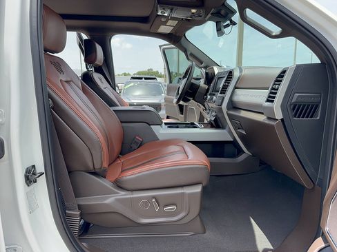 Used 2021 Ford F250 King Ranch w/ King Ranch Ultimate Package AWD/4WD image 16