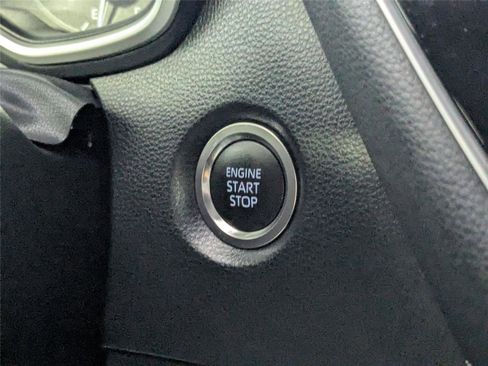 Used 2025 Toyota Corolla SE image 20