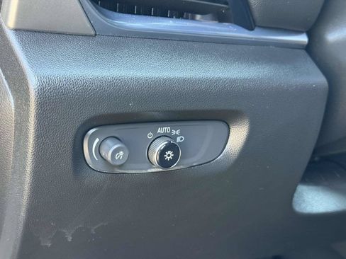Used 2023 Chevrolet Traverse LT AWD/4WD image 11