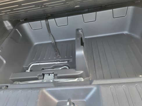 Used 2012 Nissan Juke SV w/ Chrome Pkg FWD image 8