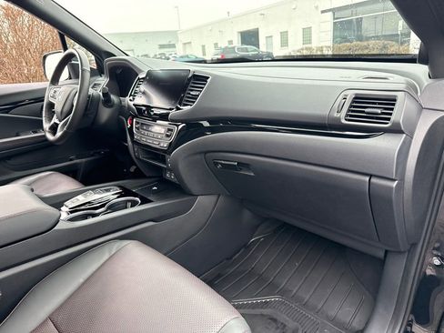 Used 2025 Honda Ridgeline Black Edition image 39