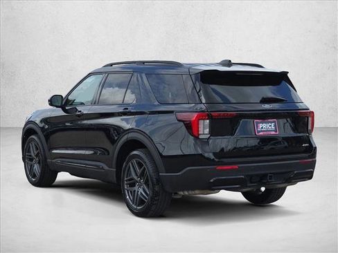 Used 2025 Ford Explorer ST-Line w/ ST-Line Street Pack AWD/4WD image 7