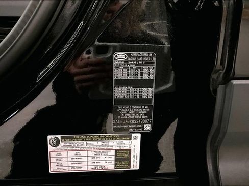 Certified 2025 Land Rover Defender 110 S AWD/4WD image 34