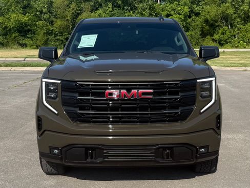 Used 2024 GMC Sierra 1500 Elevation w/ X31 Off-Road Package AWD/4WD image 6