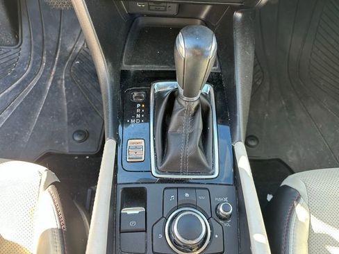 Used 2018 MAZDA MAZDA3 Grand Touring w/ Premium Equipment Package image 30