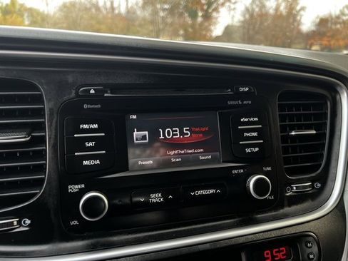 Used 2015 Kia Optima LX image 37