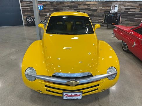 Used 2004 Chevrolet SSR w/ Preferred Equipment Group image 4
