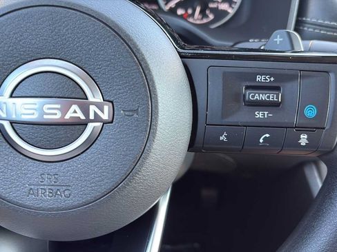 Used 2023 Nissan Rogue SV AWD/4WD image 10