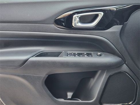 New 2026 Jeep Compass Latitude image 17