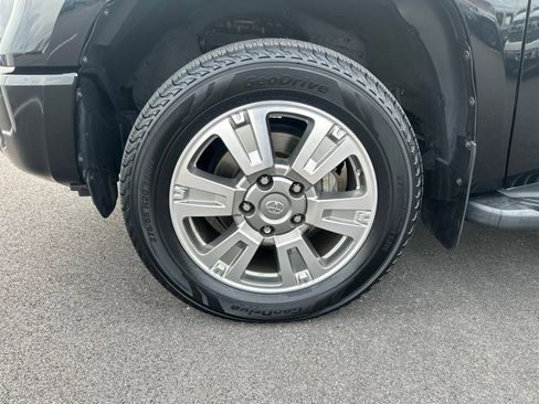 Used 2014 Toyota Tundra Platinum image 11