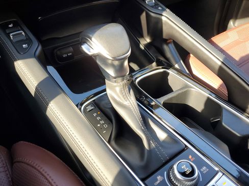 Used 2024 Kia Telluride SX Prestige image 32