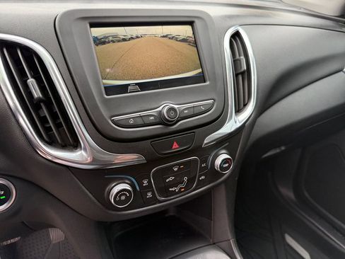 Used 2019 Chevrolet Equinox LT w/ LPO, Chrome Package image 18