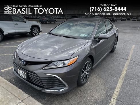 Used 2022 Toyota Camry XLE FWD image 1