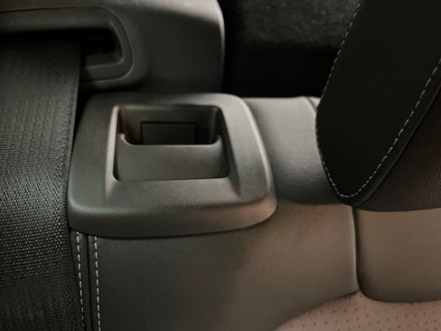 Used 2025 Chevrolet Trax LT w/ LT Convenience Package image 18