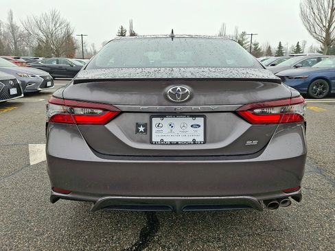 Used 2023 Toyota Camry SE w/ Cold Weather Package image 5