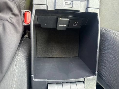 Used 2025 Toyota Corolla LE FWD image 29
