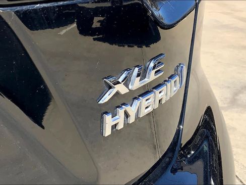 Used 2024 Toyota Corolla XLE FWD image 10