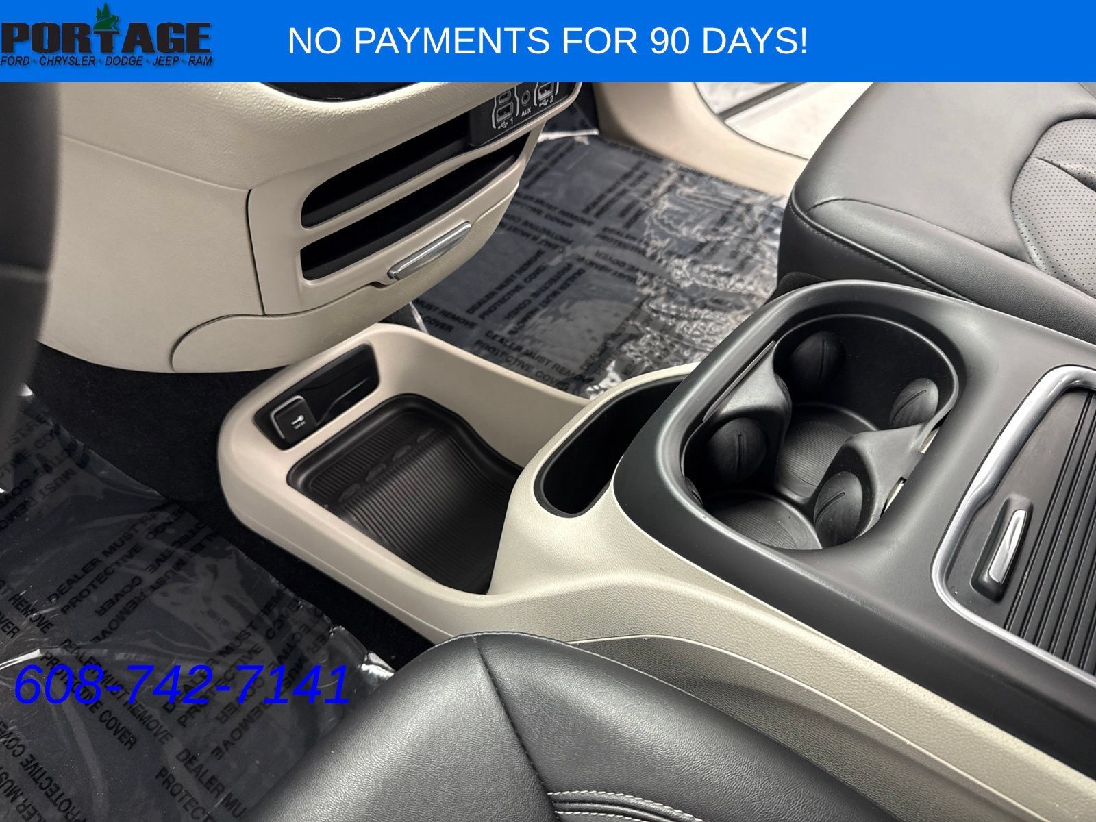 Used 2024 Chrysler Pacifica Touring-L FWD image 16