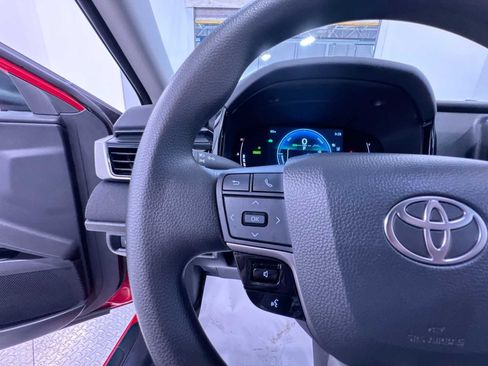 Used 2025 Toyota Camry LE w/ Convenience Package AWD/4WD image 20