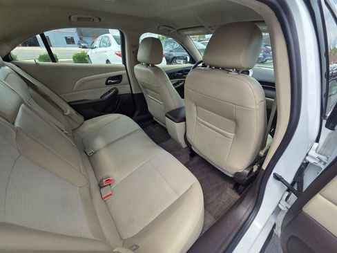 Used 2015 Chevrolet Malibu LT FWD image 16