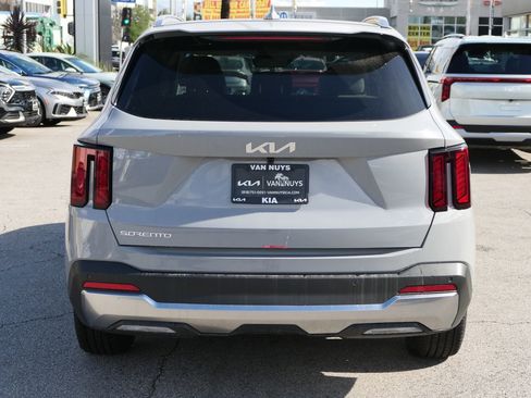 New 2025 Kia Sorento S w/ Panoramic Sunroof Package image 4