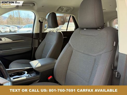 Used 2025 Ford Explorer Active AWD/4WD image 26