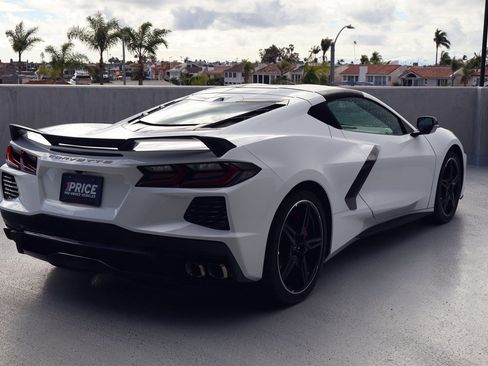 Used 2022 Chevrolet Corvette 3LT w/ Z51 Performance Package image 9