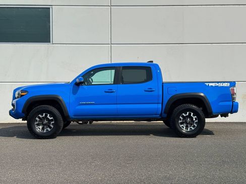 Used 2020 Toyota Tacoma TRD Off-Road w/ Technology Package AWD/4WD image 4