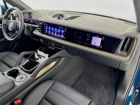 New 2026 Porsche Cayenne GTS image 30