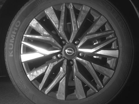 Used 2025 Nissan Altima 2.5 SV FWD image 13
