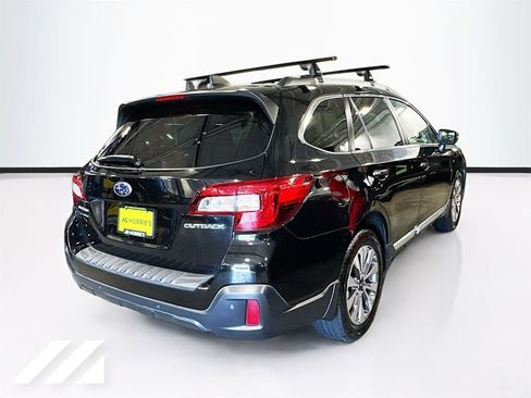 Used 2019 Subaru Outback 2.5i Touring AWD/4WD image 4