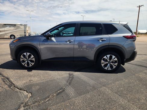 Used 2022 Nissan Rogue SV image 7