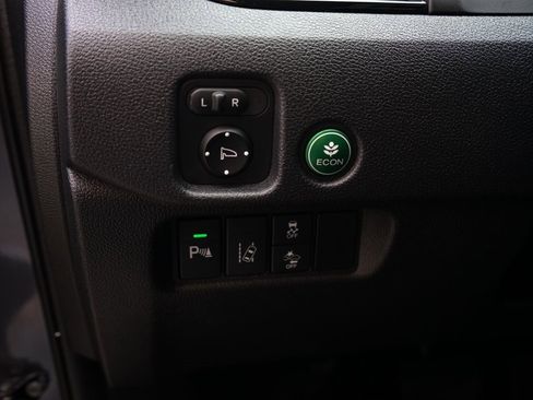 Used 2016 Honda Pilot Touring image 23