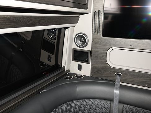 Used 2024 Mercedes-Benz Sprinter 3500 image 21