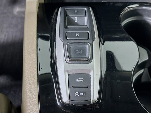 Used 2016 Honda Pilot Elite image 25