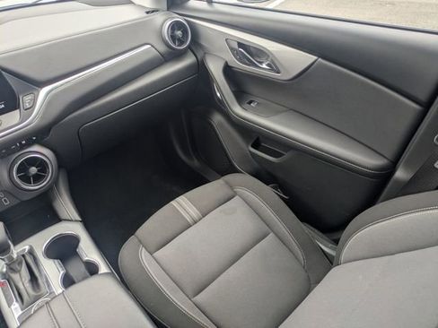 Used 2025 Chevrolet Blazer LT image 17