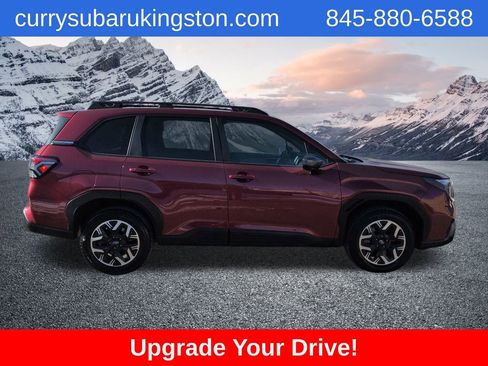 Used 2025 Subaru Forester Premium image 2