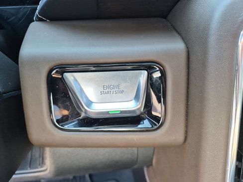 Certified 2025 GMC Yukon Denali Ultimate AWD/4WD image 17