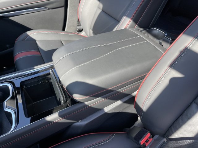 New 2027 Chevrolet Traverse RS w/ LPO, Floor Liner Package AWD/4WD image 21