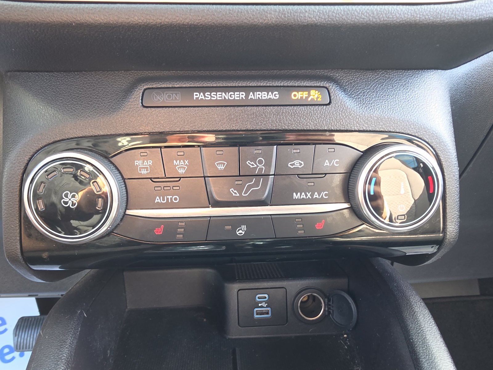 Used 2022 Ford Escape SE w/ SE Sport Appearance Package AWD/4WD image 20