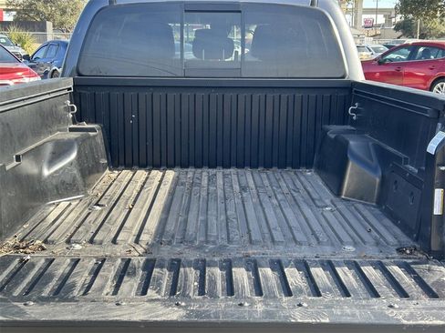 Used 2020 Toyota Tacoma SR5 image 13